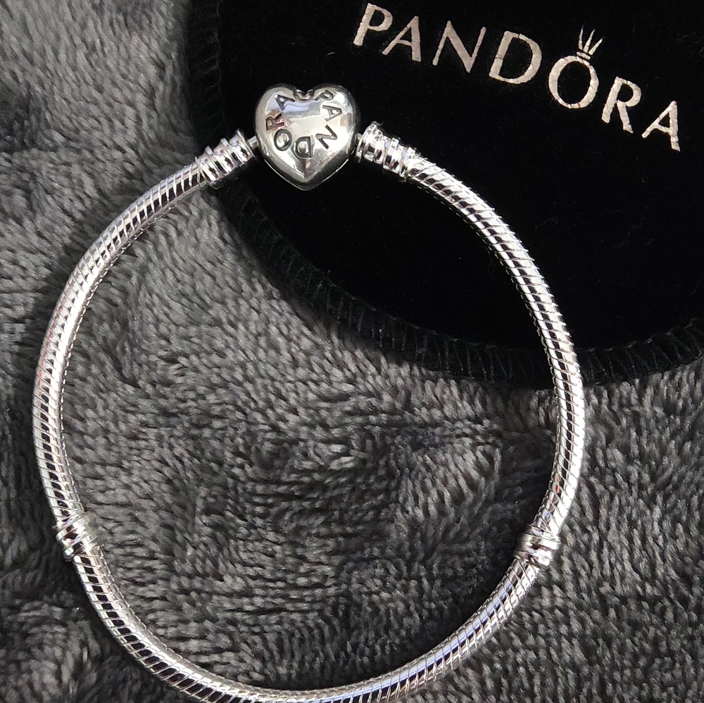 Bracelet heart lock